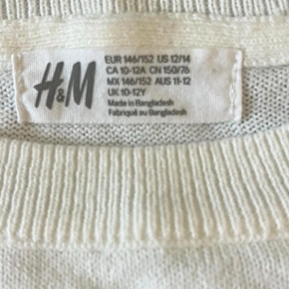 Christmas Sweater youth 12/14 H&M white and red puppy holiday sweater. - Picture 5 of 5